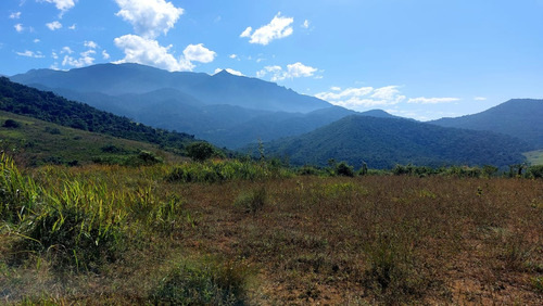 Terreno Próximo À Cachoeira Com Vista Para O Parque Nacional