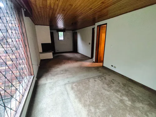 Casa En Venta En Provenza. Cod V2311