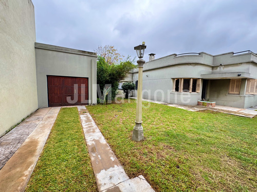 Chalet 7 Amb Con Cocheras, Parques Y Piscina
