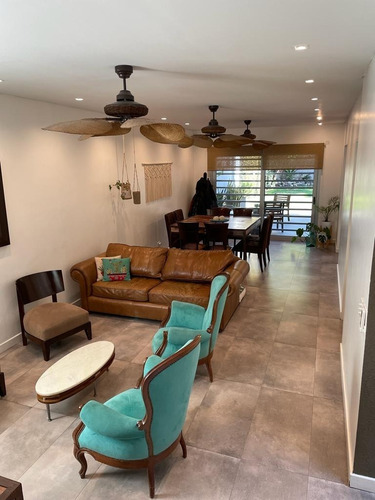 Imagen 3 de 30 de Venta - Magnifica Casa - Lote 8,66 X 43,30 - Piscina - Canepa Al 1300 - S. L
