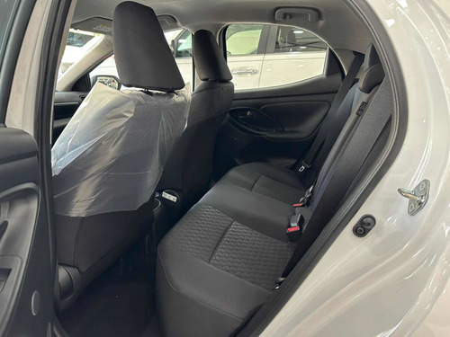 Imagen 6 de 11 de Toyota Yaris Hatch Back