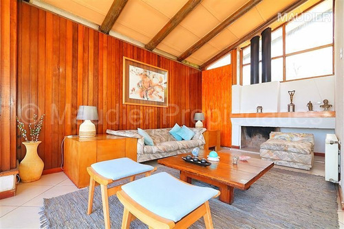 Casa En Venta De 3 Dormitorios En Las Condes
