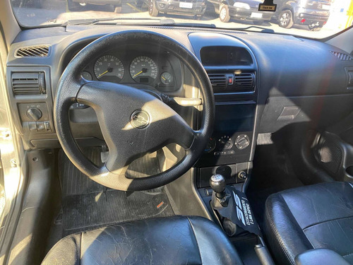 Imagem 11 de 15 de Chevrolet Astra 2005 2.0 Comfort Flex Power 5p
