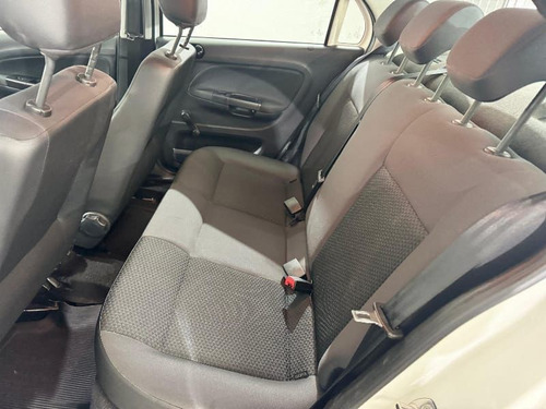 Volkswagen Voyage Volkswagen Voyage 1.0 MPI (Flex)