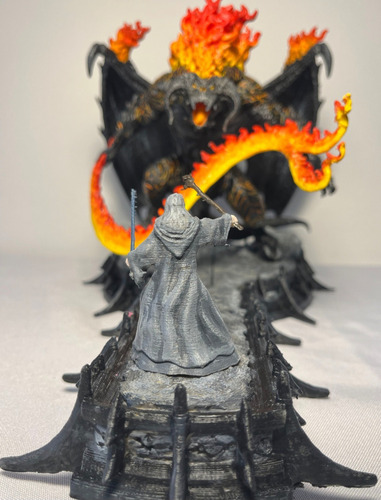 Estatuilla Pelea De Gandalf Vs Balrog En Minas De Moria Lotr