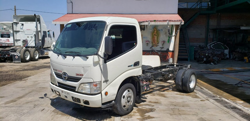 Imagen 1 de 12 de Hino 300 514 Modelo: 2015 (ojo Por Partes) No Venta Completo