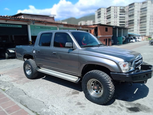 Imagen 3 de 12 de Toyota Hilux Sincronica 4x4