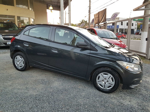 Imagem 4 de 10 de Chevrolet Onix