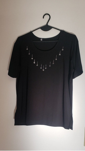 Remera Mujer, Negra Con Tachas, Talle 3