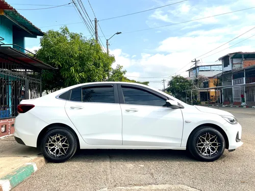Chevrolet Onix 1.0T Premier Sedan At