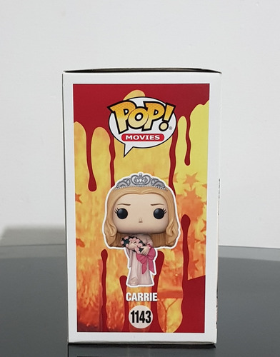 Funko Pop Carrie #1143 Carrie Coronacion Walmart C/protector