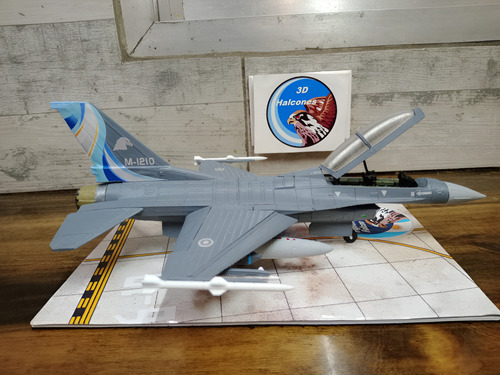 Maqueta De Avión F-16b Block10 Argentino Esc1/48+ Plataforma