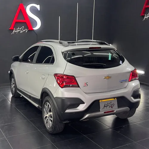 Chevrolet Onix 1.4 Active Hatchback 2018