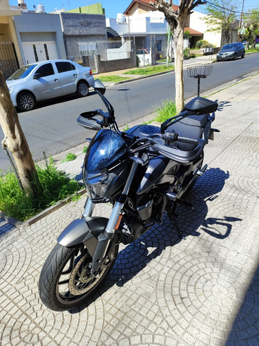 Dominar 400