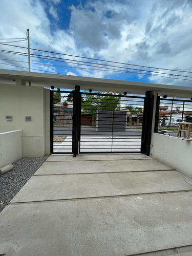 Imagen 3 de 7 de Venta - Ultimo, Duplex 3 Ambientes Con Cochera Monte Grande