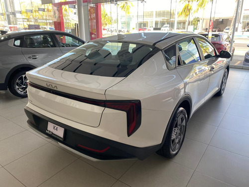 Kia K4 2.0 L Ivt