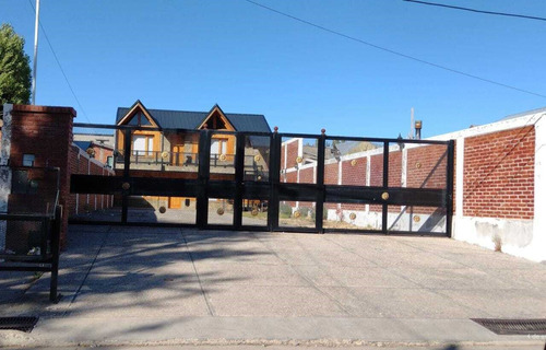 Casa Dúplex  En Venta Ubicado En Vega Maipu, San Martin De Los Andes, Patagonia