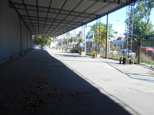 Prado: Local 8.500 M2 Frente X 3 Calles