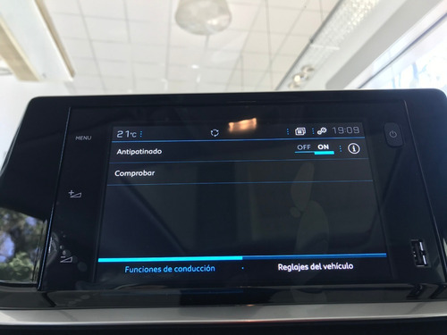 Imagen 13 de 15 de Peugeot 208 1.6 Allure