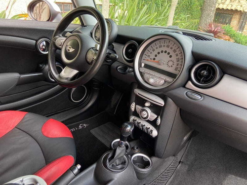 Imagem 9 de 11 de Mini I/mini Cooper 2010