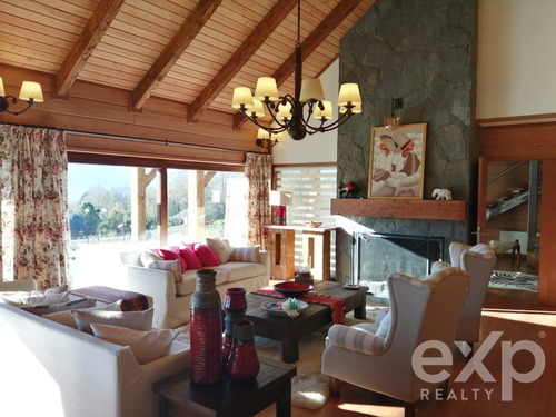 Vendo Parcela 5.300 M² En Pucón Con Casa De 3 Dormitorios