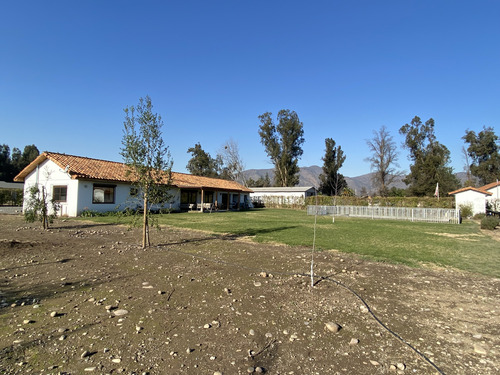 Segura E Impecable Casa En Parcelación Camino Loreto