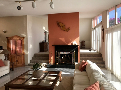 Imagen 1 de 30 de Baja De Precio! Hermosa Residencia En Calle Cerrada En Venta