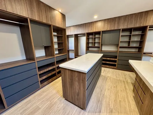 Residencia De Lujo Con Alberca, Área Verde Posterior- Altozano
