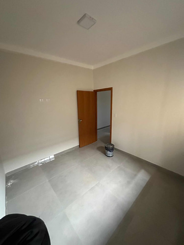 Vendo Casa Casa Com 03 Quartos Sendo Uma Suíte
