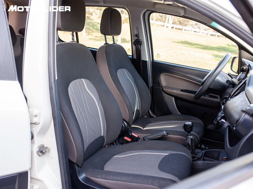 Imagen 11 de 25 de Fiat Uno 1.4 Way Lx Extra Full | Permuta / Financia