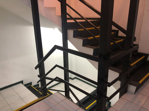 Amplia Oficina Los Leones Lota 5 Privados 3 Baños 3 Est 2 Bd