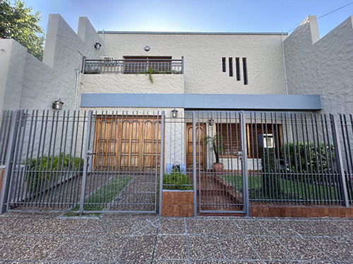 Casa 5 Ambientes Venta Lomas De Zamora Con Jardin