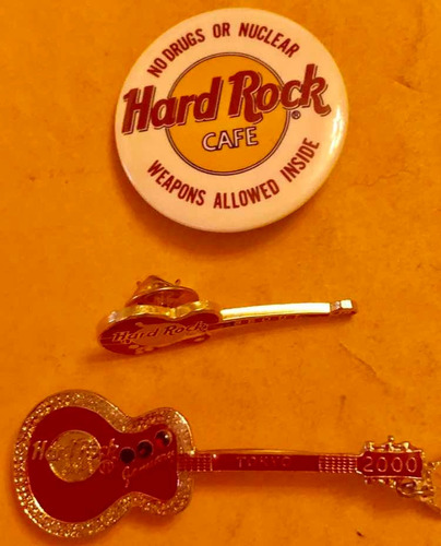 Broches De Hard Rock Café De Tokio Y Seúl Y Broche Redondo (Usado)