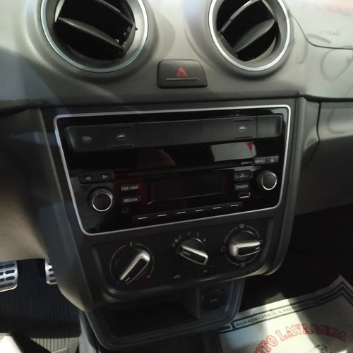 Volkswagen Voyage 1.0 Seleção Tec Total Flex 4p 2014