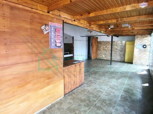 Imagen 2 de 11 de Colonia Del Sacramento - Salón Comercial Céntrico