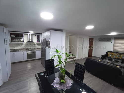 Imagen 5 de 30 de Hermoso Townhouse Ubicado En Conjunto Cerrado Con Pozo, Vigilancia Privada Y Doble Porton De Acceso, Es Moderno Y Tendencia Minimalista, Cuenta Con Su Cocina Empotrada Equipada, Pisos Laminados