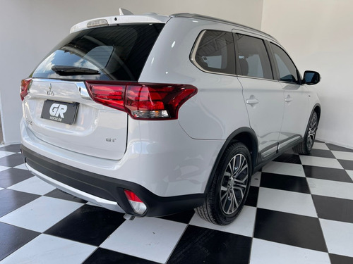 Imagem 6 de 14 de Mitsubishi Outlander 3.0 Gt 4x4 V6 24v Gasolina 4p Automát