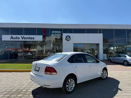 Volkswagen Vento 1.6 Confortline Mt