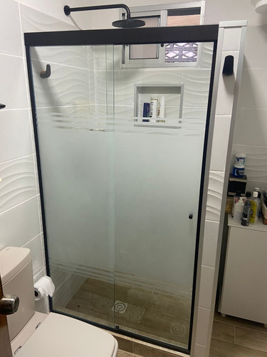 Imagen 5 de 10 de Mampara Para Baño En Vidrio Templado . Trabajos A Medida