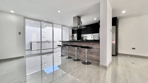 Imagen 4 de 15 de Moderna Casa Urb California Suite