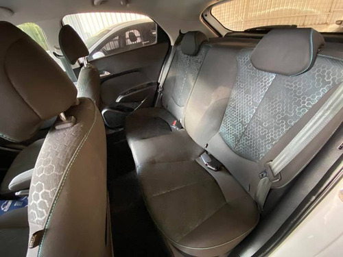 Imagem 5 de 13 de Hyundai Hb20x 1.6 16v Premium Flex 4p Automático