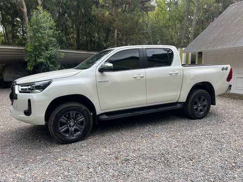 Toyota Hilux Pick-up 2.8 Cd Srv 204cv 4x4 At