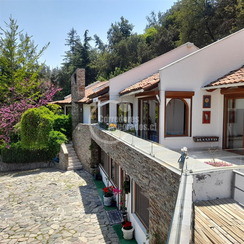Linda Casa En Venta De 5 D En Cond. Refugios Del Arrayán