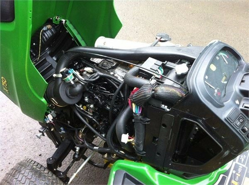 Tractor John Deere X750