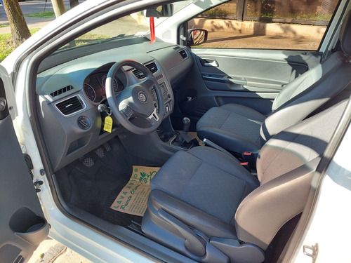 Imagen 7 de 11 de Volkswagen Fox 2014 1.6 Confortline