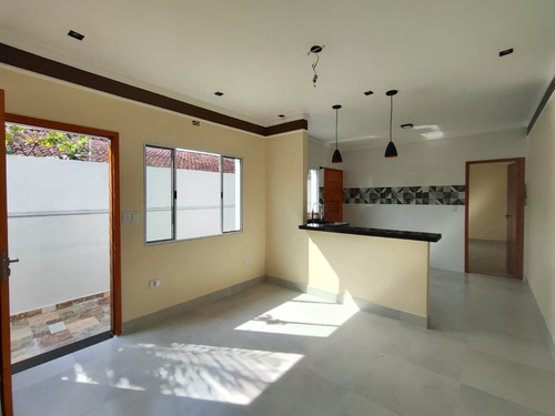 Casa Nova Com Piscina Próximo Da Praia.