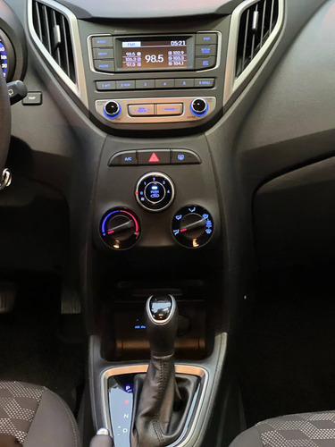 Imagem 11 de 15 de Hyundai Hb20 1.6 Comfort Plus 16v Flex 4p Automático