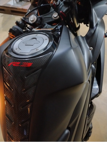 Yamaha R3