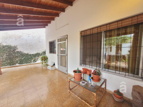 Casa En Villa Ballester - Venta - Lote Propio - Multifamiliar.