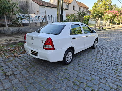 Toyota Etios 1.5 Sedan X